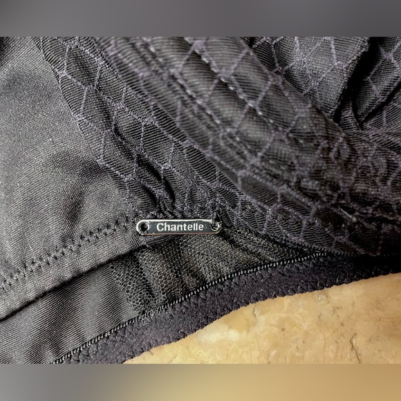 Prima Donna and Chantelle 38D bra bundle - Picture 11 of 12